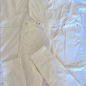 Skinny maternity jeans